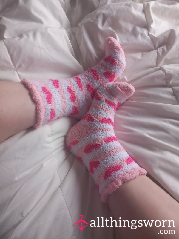 Well Worn Fuzzy Pink Socks 5.0🩷😍hearts