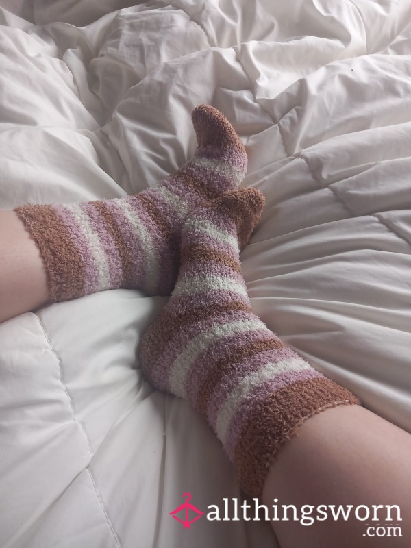 Well Worn Fuzzy Socks🥵😍 Brown/pink