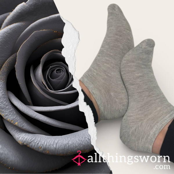 Grey Obsession ⋆ Well Worn Stinky Cotton Socks