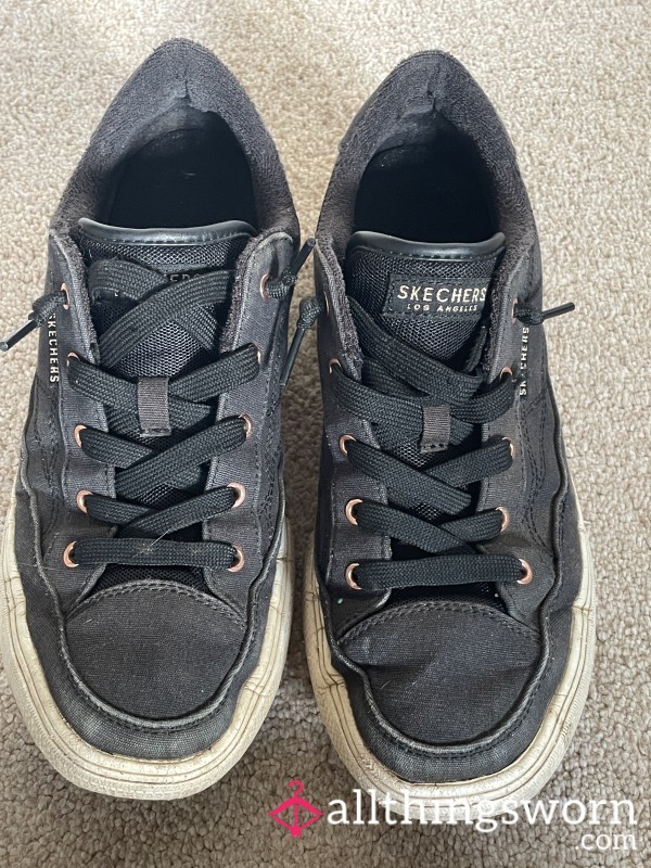 Well Worn Grubby Stinky Skechers Black Trainers