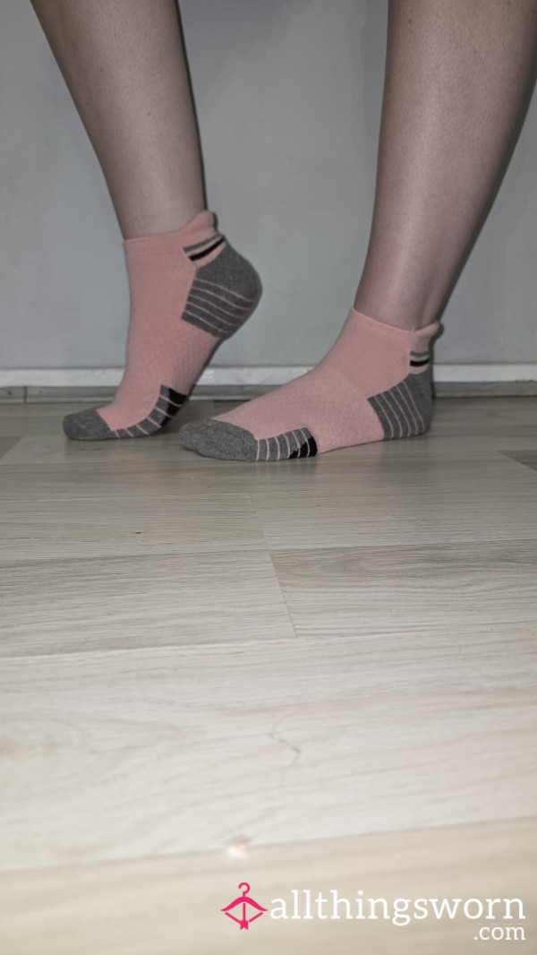 WELL WORN GYM SOCKS 48 HOURS WORN