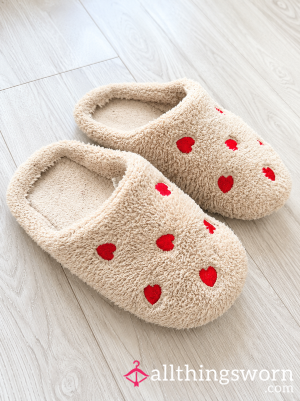 Well Worn Heart Slippers Size 7/8