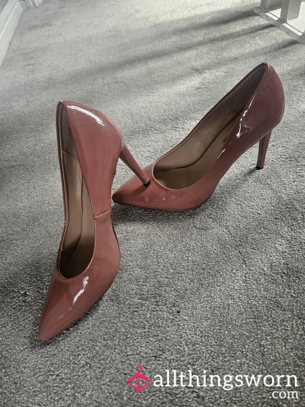 Well Worn 👠 Heels