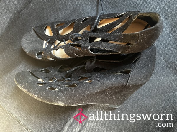 Well Worn High Heel Wedge Lace P**p Toe Black Sandals