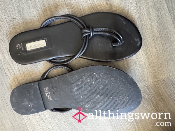 WELL WORN Holiday Black Sandals | Size 4
