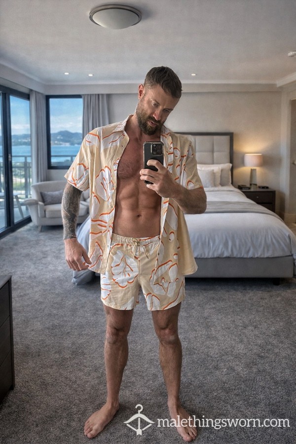 Well-Worn Holiday Shirt & Shorts Set – Has Seen More Of The World Than Most Pa**ports
