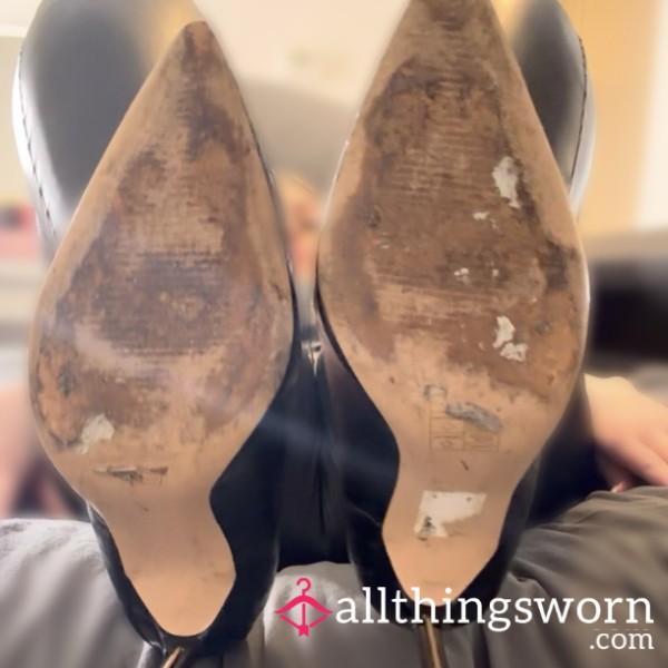 Well-worn Leather Leggings & Used Heels 👠 Using The 🌹 To Orgasm Inside My Leggings 🥵 (4:09)