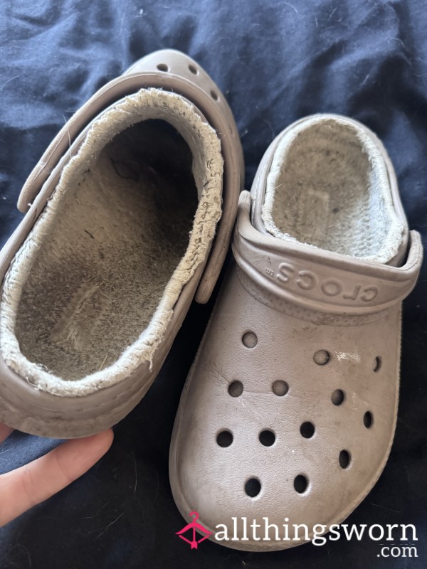 Well Worn Lined Crocs 🫢