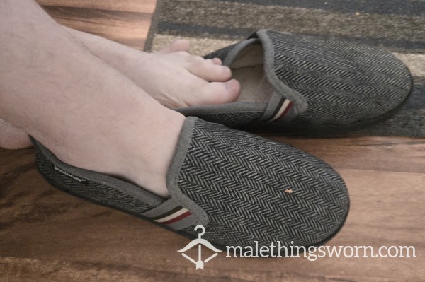 🔥 Well-Worn Men's Isatoner Slippers – Hardworking Guy's House Shoes 🔥