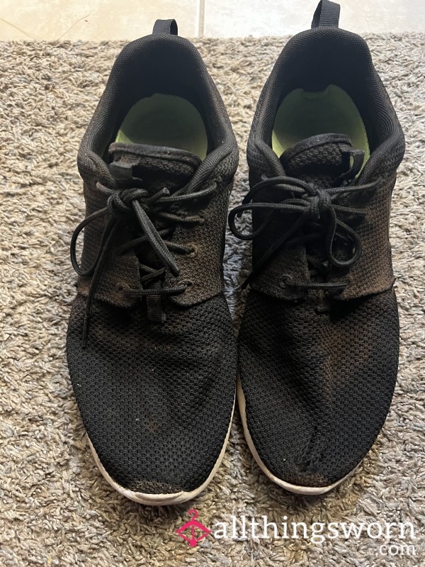 Well Worn Nike Everyday Sneakers