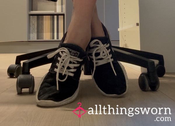 👟 Well-Worn Dirty Nike Sneakers