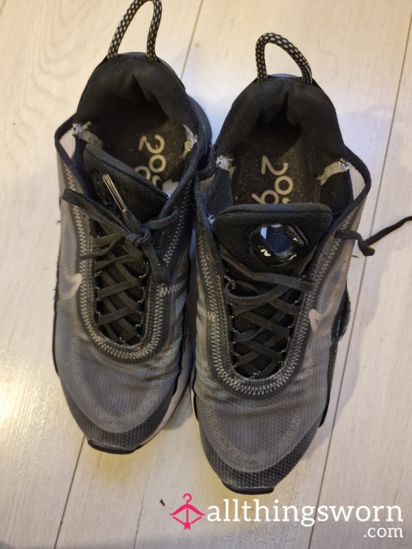 Well Scented Well Worn Nike Trainers Size 7