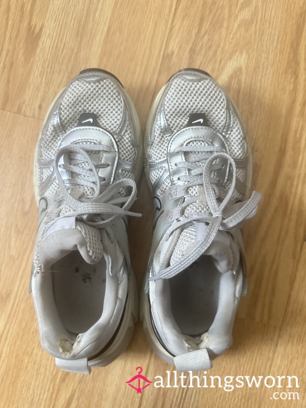 Well Worn Nike V2K Run (Gym Trainers) 👟