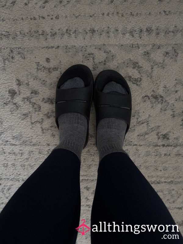 Well-Worn Oofos Slides Size 11 Womens