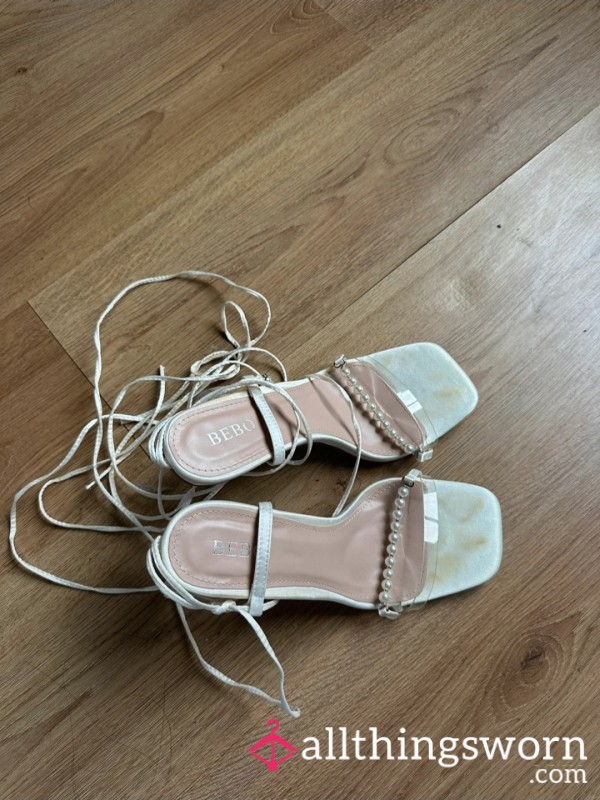 Well Worn Pearl Heels 👠