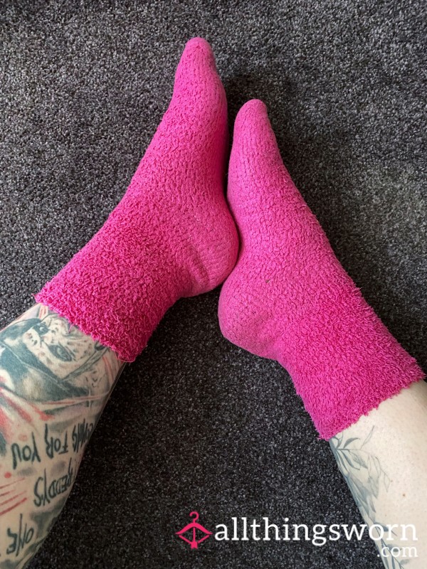 Well Worn Pink Fluffy Socks 💗