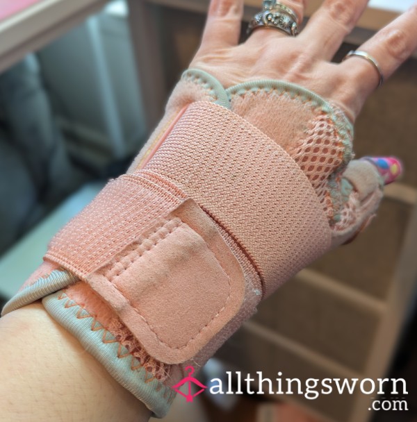 Well Worn Pink Left-hand Brace