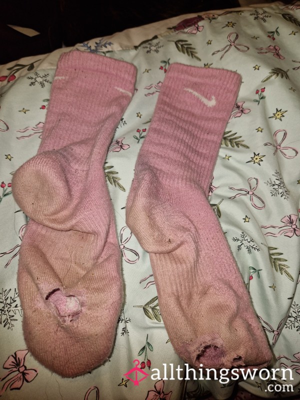 Well Worn Pink Nike Socks 🩷✔️