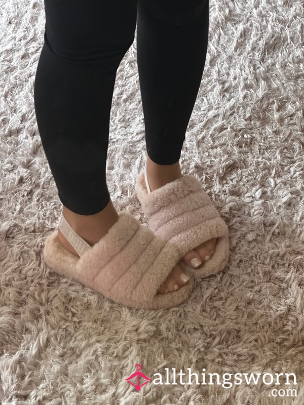 WELL WORN 🥵 PINK UGG SLIPPERS 🩰😍