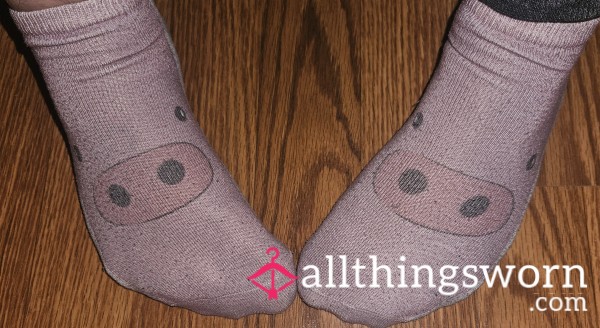 Well Worn Pink/white Little Piggies 🐷