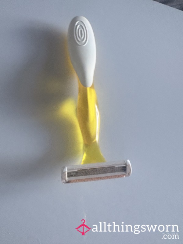 Well Worn Razor 🪒 😉