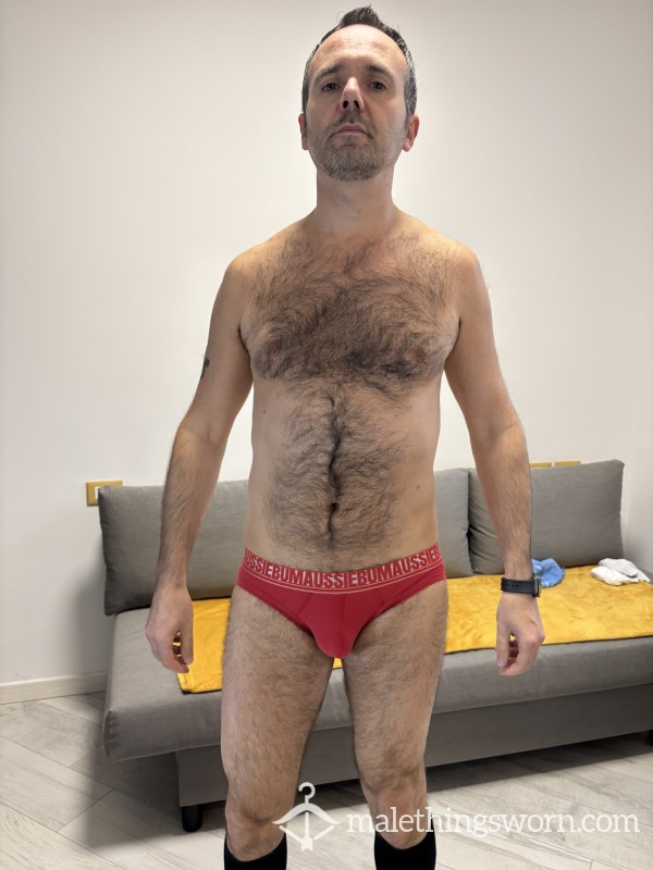 WELL-WORN RED AUSSIEb*m BRIEFS