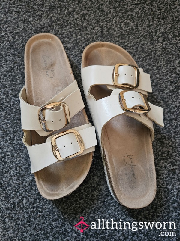 Well Worn Sandals🩴💋