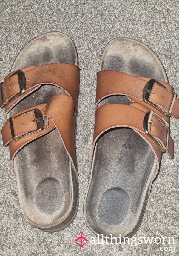 Well Worn Sandals Beige Size 9