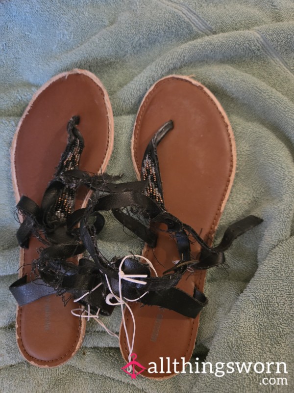 Well Worn Sandals Size 9.5
