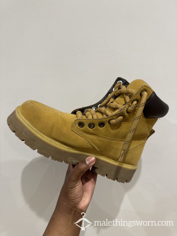 Well Worn Size 10 Work Boots