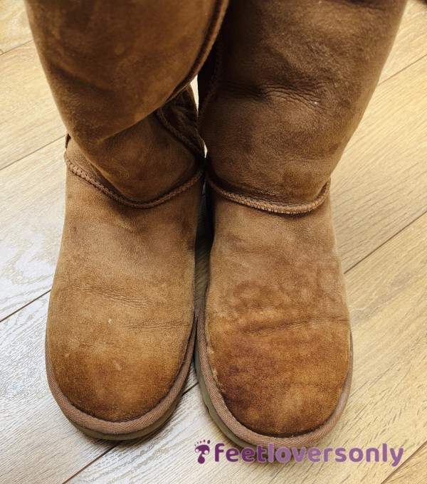 Well Worn Size 4 Ugg Boots
