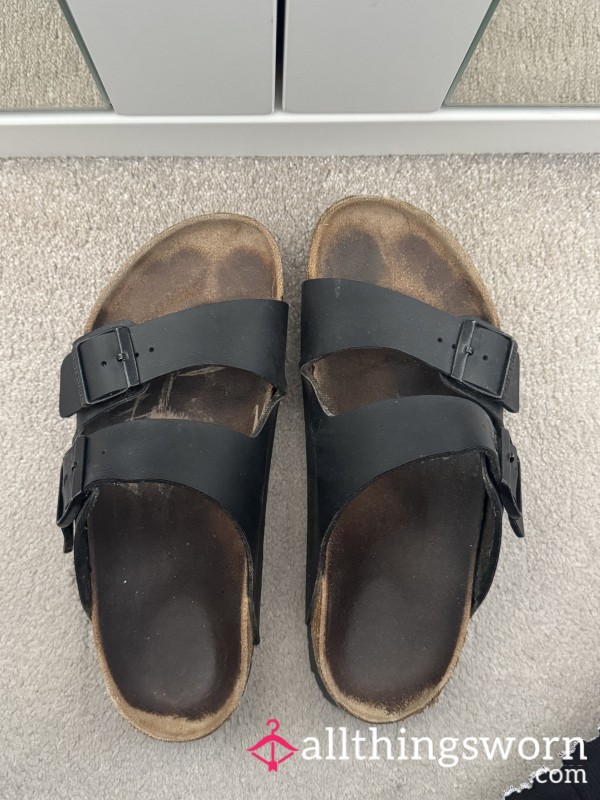 Well Worn Size 7 Birkenstock Sandals