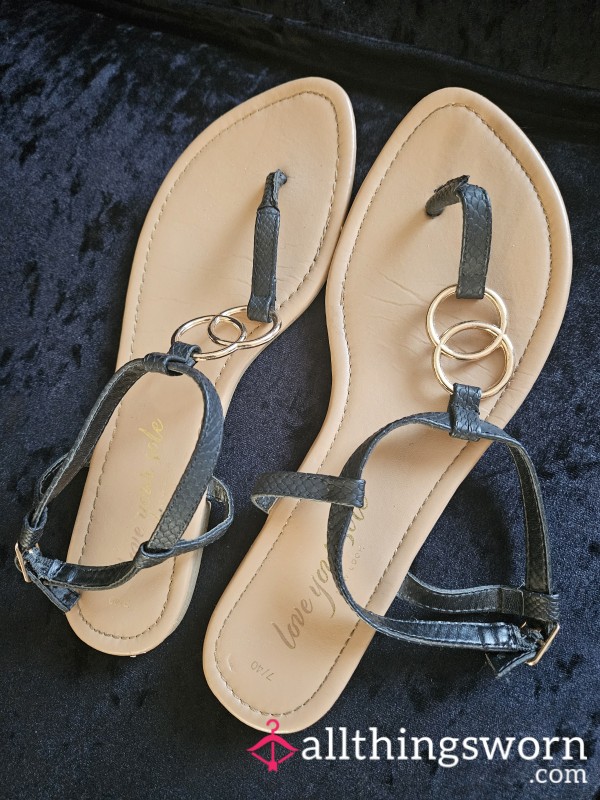 Well Worn, Size 7 Sandals🩴