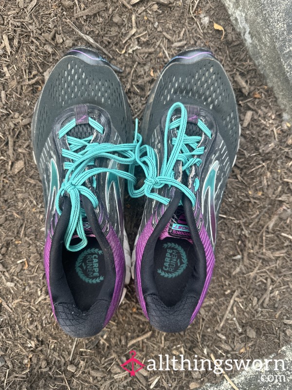 Well Worn Size 8.5 Running Shoes