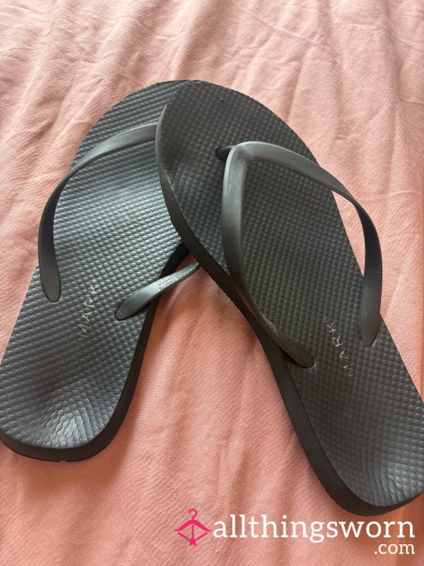 Well Worn Size Small / UK 3-4 Flip Flops 🩴