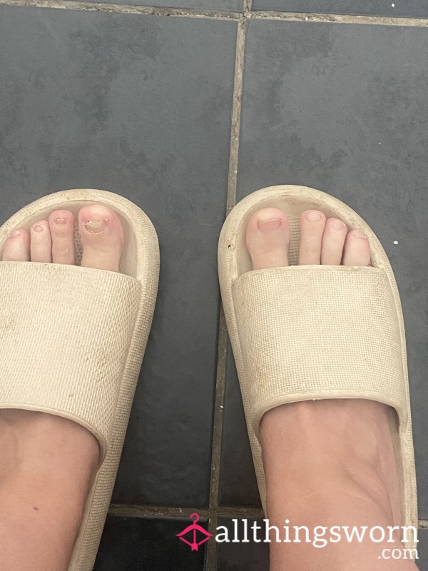 Well Worn Sliders