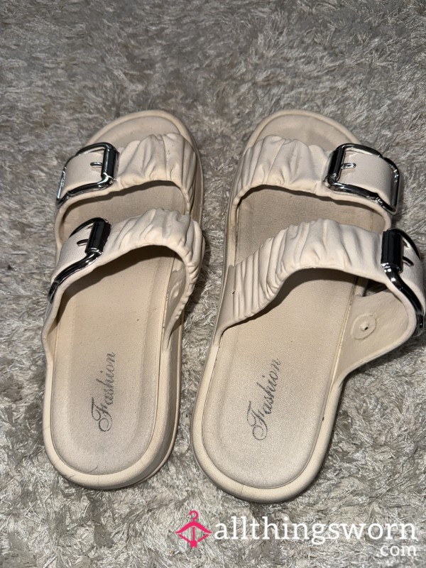 Well Worn Sliders - Beige