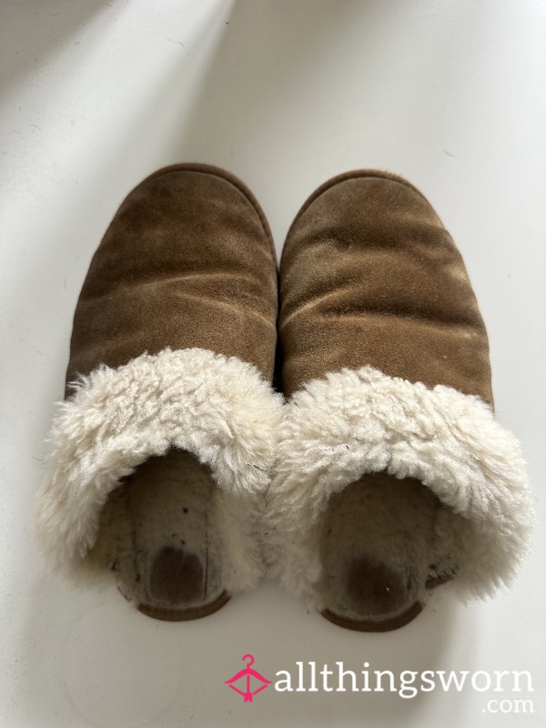 Well Worn Slippers - Size UK 7/8