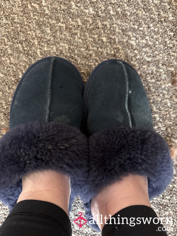 💙 Well Worn Slippers Size 6 💙