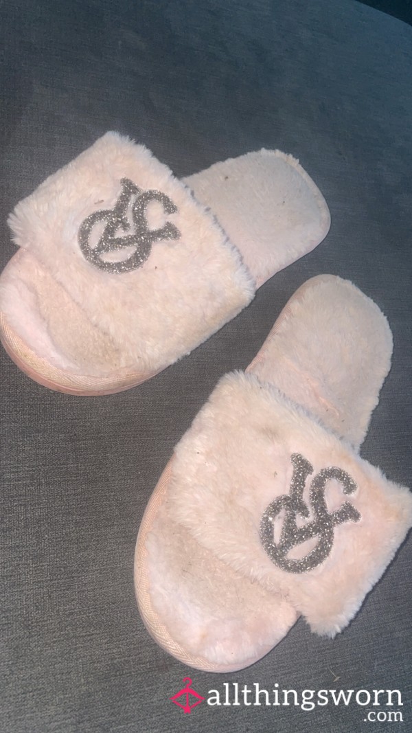 Well Worn Smelly Vs Slippers
