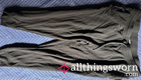 Well-Worn Solid Black Joggers - Stray Hair Details - Plus Size Redhead