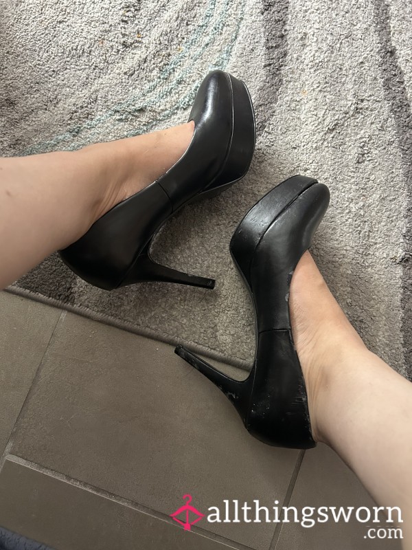 Well-Worn Stinky Black Guess Stilleto Heels 🔥