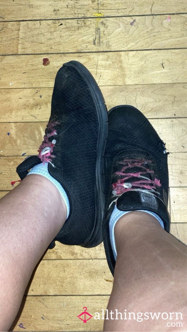 Well Worn Stinky Black Non-slip Sketchers