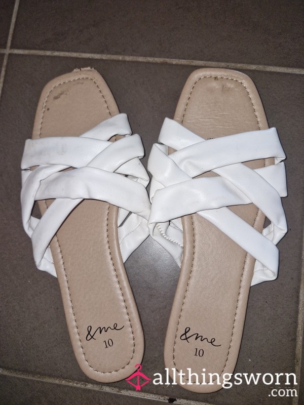 Well Worn Stinky Flats / Sandles