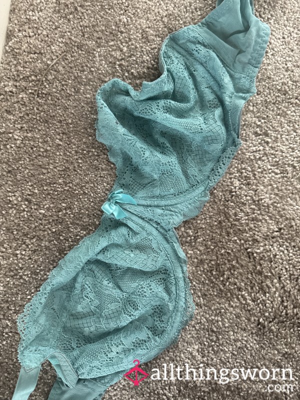 WELL-WORN SWEATY S**Y LACE BRA