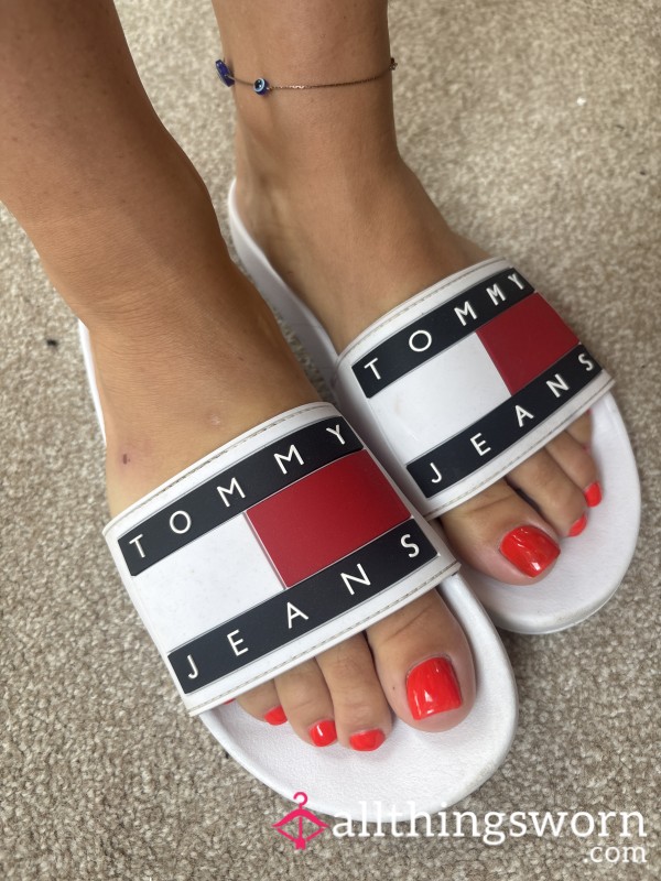 Well Worn Tommy Hilfiger Sliders