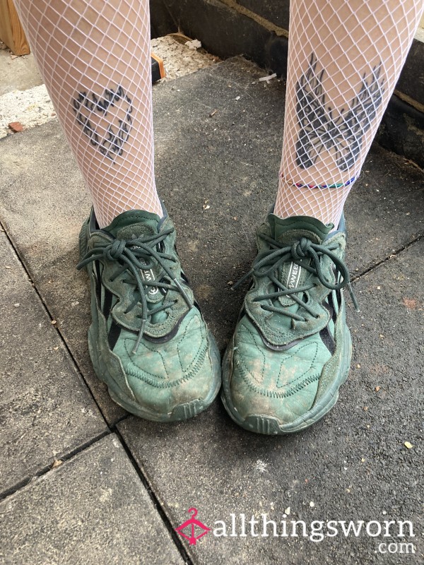 Well Worn Trainers 💚