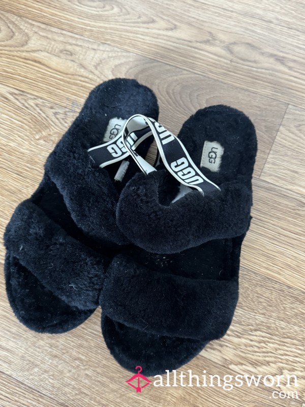 🔥WELL-WORN UGG FLUFFY SLIDES – SIZE 7UK – ONE SUMMER TOO HOT TO HANDLE🔥