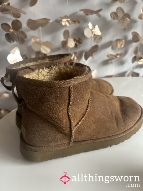 Well Worn Uggs, Always Barefoot 💕