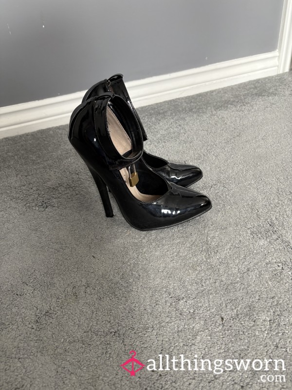 Well Worn Ultra High 6 Inch Lockable Heels